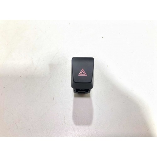 Botão Alerta Nissan Kicks 2018